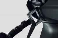 A imagem mostra o gancho de transporte da VR 150 em fundo branco. 11
