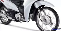 Detalhe Pneu Dianteiro da Moto Honda Biz 110i 17