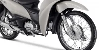Detalhe Pneu Dianteiro da Moto Honda Biz 110i 37