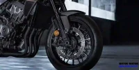 Detalhe da Roda Dianteira da Moto Honda CB 1000R Black Edition 5