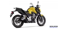 Visão em perspectiva da lateral direita traseira da moto Honda CB 300F Twister dourada modelo ABS 11