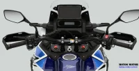 Detalhe do guidão e painel digital da Honda CRF 1100L Africa Twin 28