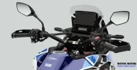 Detalhe do guidão e painel digital da Honda CRF 1100L Africa Twin 29
