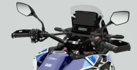 Detalhe da lateral do guidão e painel digital da Honda CRF 1100L Africa Twin 49