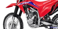 Detalhe Lateral do Motor e Corrente da Moto Honda CRF 250F 16