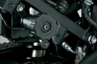 Imagem da suspensão da V-Strom 650 ADV em fundo cinza 22