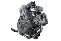 Imagem do motor em V-Twin da V Strom 650 em fundo branco 7