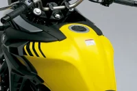 Imagem do tanque V Strom 650 XT em fundo cinza 16