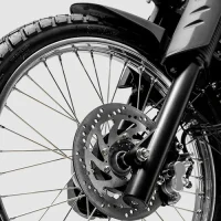 Roda dianteira da Moto Yamaha LANDER 250 ABS, destaque no freio abs e Garfo telescópico 0