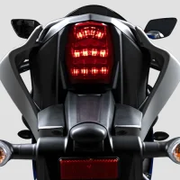 Detalhes da lanterna traseira da Moto Supersport R15 2