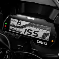 Detalhes do painel digital da Moto Supersport R15 5