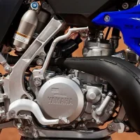 Detalhes do Motor de 249 Cilindradas da Moto Off-Road YZ250 9