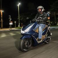 Honda PCX 160 2025: scooter urbana com motor aprimorado e recursos tecnológicos avançados