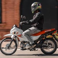 Honda Pop 110i 2025: Motoneta ágil e econômica para uso urbano
