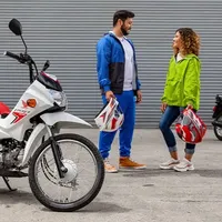 Honda Pop 110i 2025: cub compacta e ágil para uso urbano diário