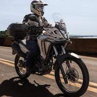 Honda Sahara 300 Bege: Trail aventureira, potente e versátil, ideal para viagens