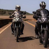 Honda Sahara 300: Duas motos em estrada, estilo aventureiro, pilotagem em dupla