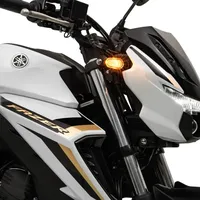 Yamaha Fazer FZ25 2025: Branca, detalhes dourados, farol moderno, painel LCD, tecnologia Y-Connect