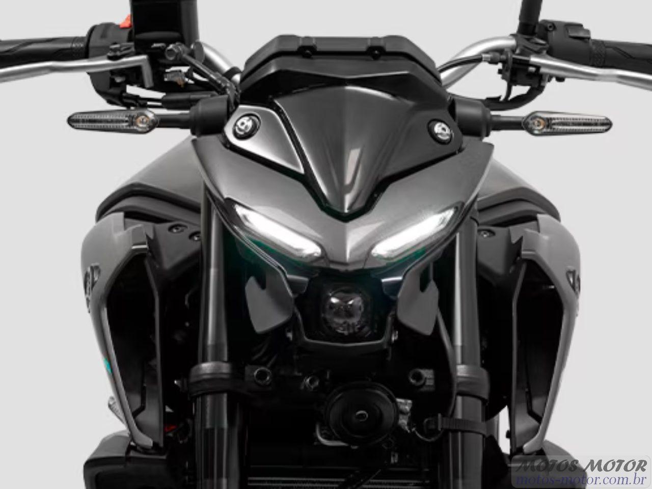 Yamaha MT-03 2025: Naked versátil, motor bicilíndrico de 321 cc e freios ABS