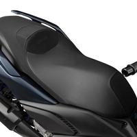 Yamaha XMAX 250 2025: assento ergonômico, design moderno, maxiscooter, azul fosco
