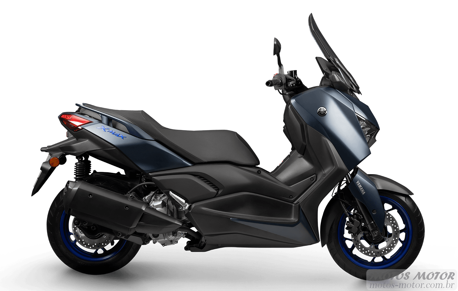 Yamaha XMAX 250 2025: Painel duplo com GPS