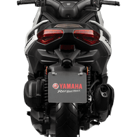 Yamaha XMAX 250 2025: Maxiscooter cinza, traseira, full LED, painel TFT, 22,8cv, 2,5kgf.m