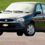Corsa Sedan Classic Spirit 1.6 MPFI VHC 8v Automático 2005